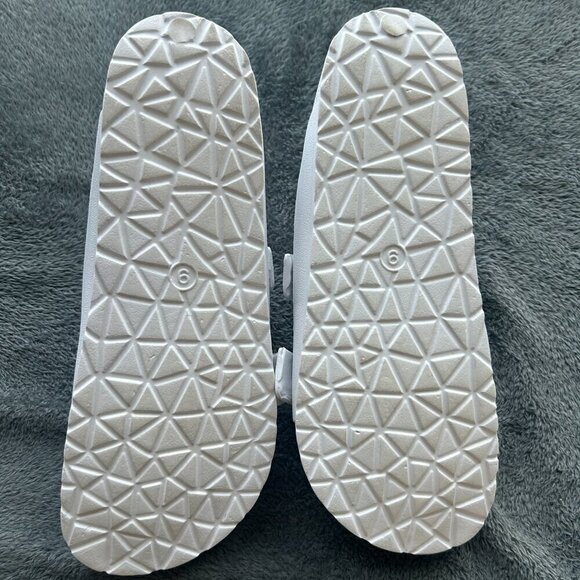 Women's White Waterproof Sandals Size 9 EUC - Picture 6 of 6